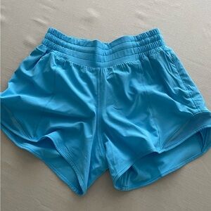 NWOT Lululemon hotty hot shorts